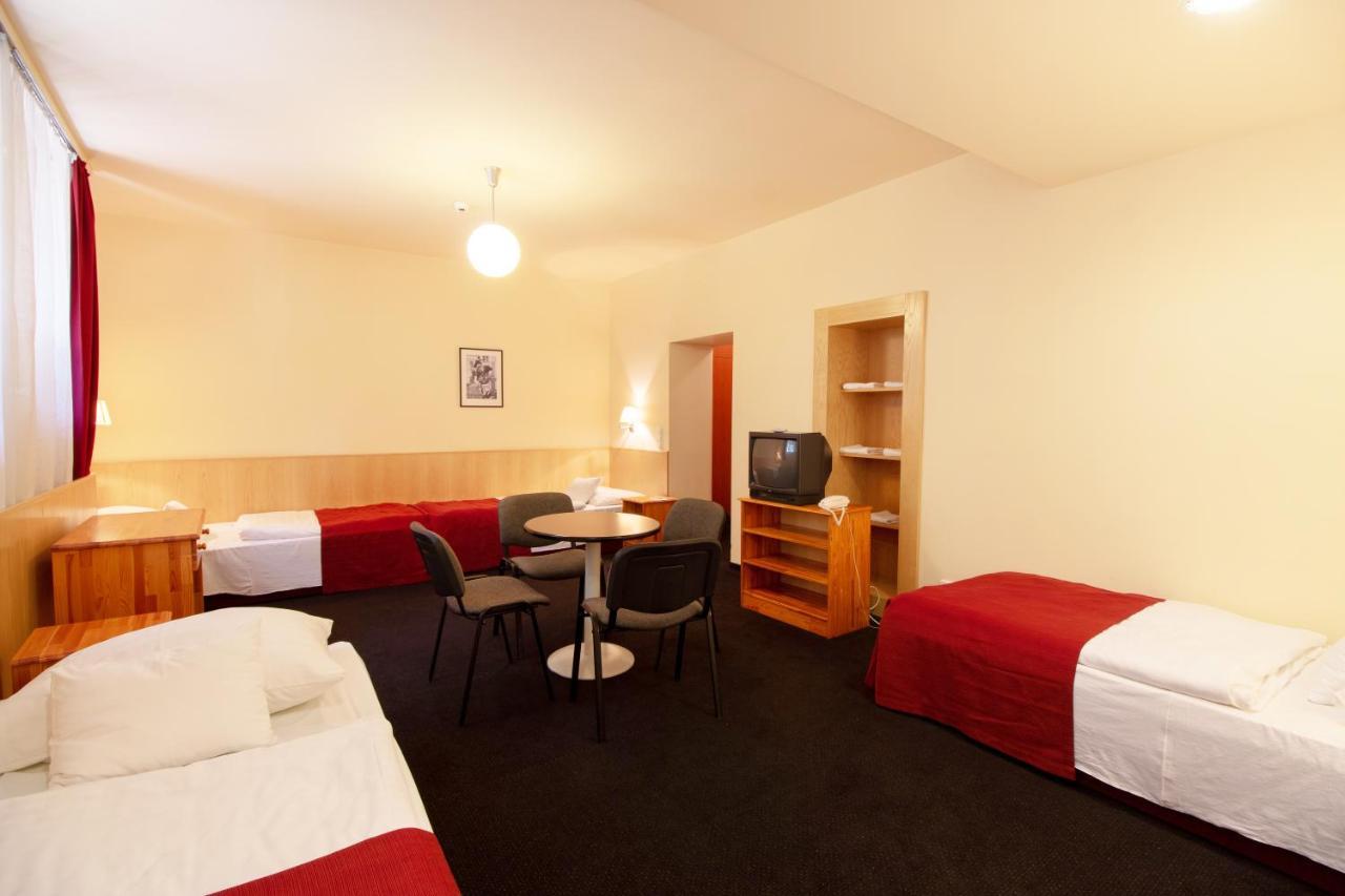 פץ' Hotel Laterum מראה חיצוני תמונה